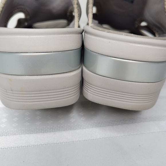 BZEES Dream Wedge Sandal 9.5 grayish - Picture 12 of 13